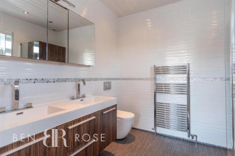 Master Ensuite