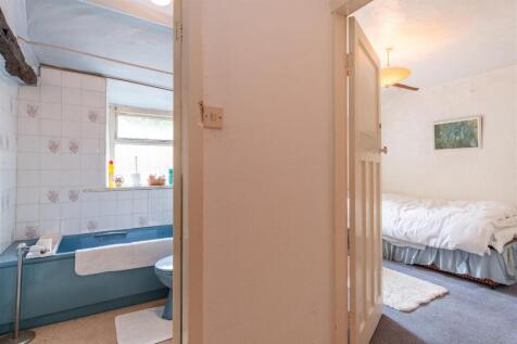 Family Bathroom/Bedroom Four