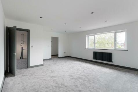 Master Bedroom with Ensuite.jpeg