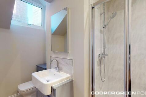 High Street 3a Bedroom Four En Suite Shower Room.jpg