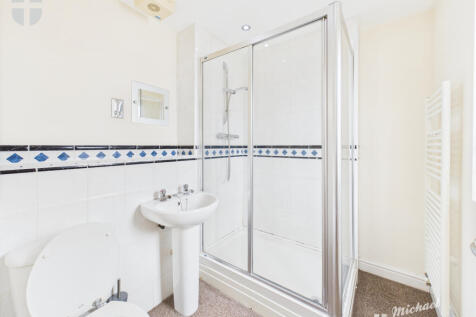 CAM03852G0-PR0395-STILL001