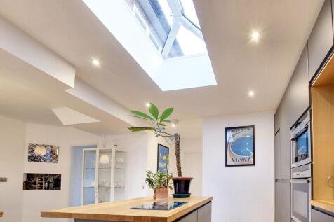 Open plan kitchen/diner snug area