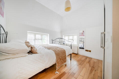 1372470-10-6900de...