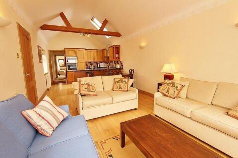 Property 1 - Lounge/Dining Area