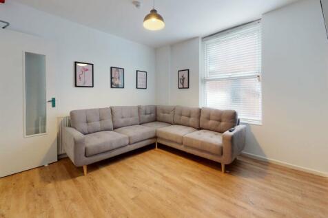 52a-Chestnut-Grove-L