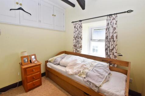 DDP04920 bed 4 small.JPG