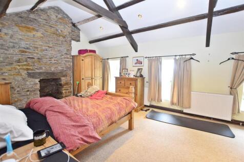 DDP04920 bed 4 a.JPG