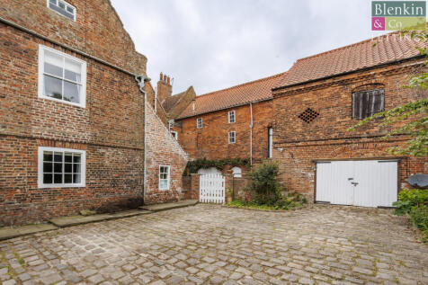 The_Grange_externals_9