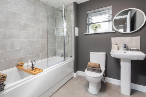 Craigend 3 bed semi detached family bathroom