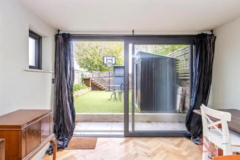 Compton Road, 20-047.jpg