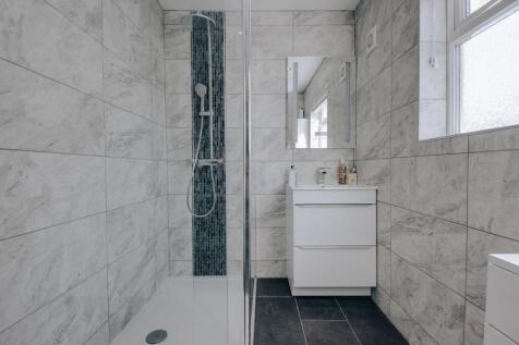 First floor family bathroom