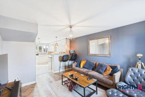 Through Lounge &amp; Kitchen