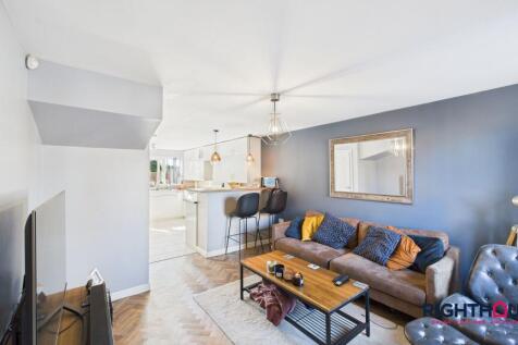 Through Lounge &amp; Kitchen