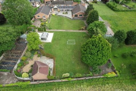 69-BACK-GARDEN NEW.jpg