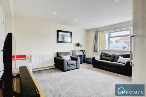 SITTING ROOM/BEDROOM