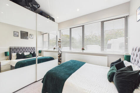 CAM02909G0-PR0492-STILL006