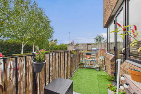 CAM02909G0-PR0492-STILL016