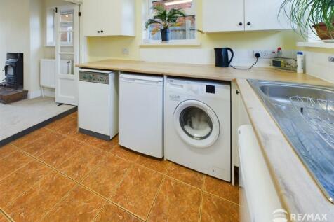 Kitchen (2).jpg