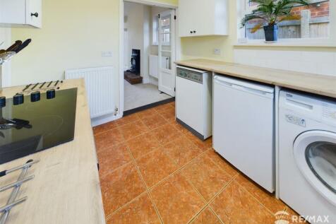 Kitchen (3).jpg