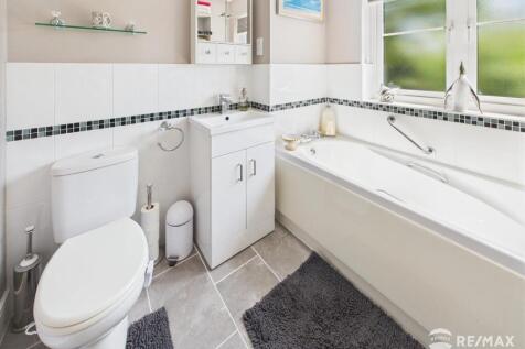 Bathroom.jpg