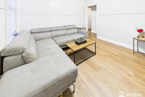 Living Room (Second).jpg