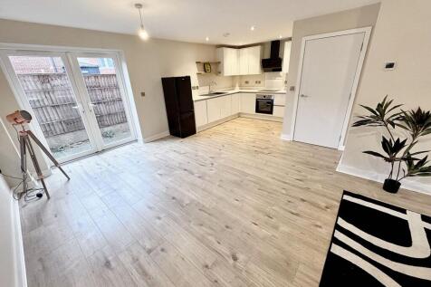 Lounge / Diner / Kitchen