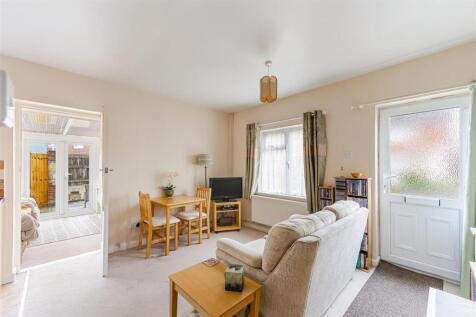 Living / Kitchen Area