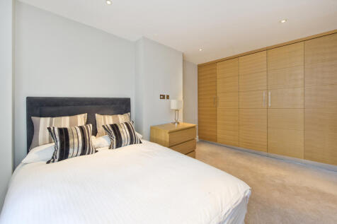 Small 2nd Floor Bedroom