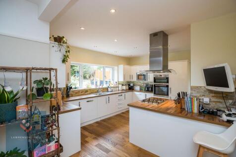 Open Plan Kitchen/Dining/Family Room