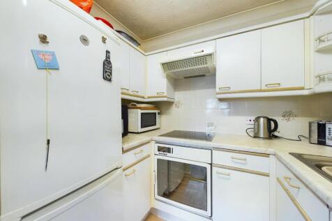 CAM04106G0-PR0058-STILL007.jpg