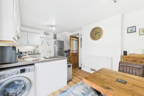 Kitchen/Dining Area