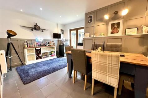 Dining/Games Room