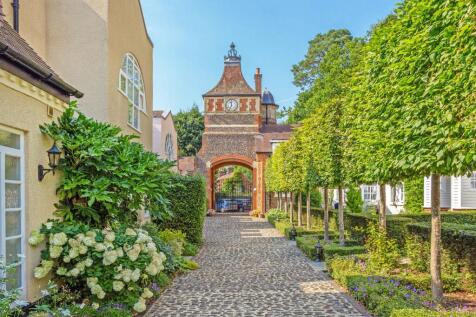 76950_3 The Courtyard Moor Park (3)_low.jpg