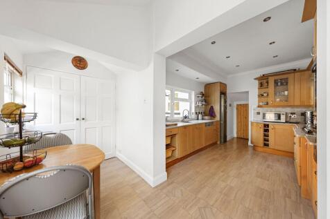 Kitchen / Breakfast Room