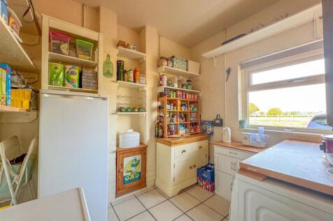 Robies Gorse Farmhouse - Image-8.jpg