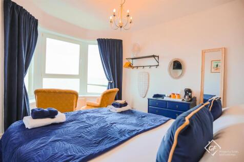 Irish Sea Bedroom (3).jpg