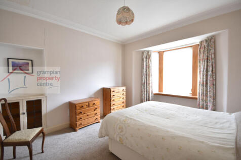 bed room 1 .JPG