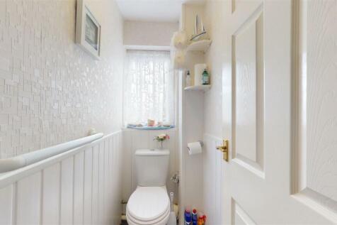 First Floor Cloakroom