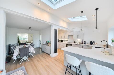 Kitchen / Breakfast Room