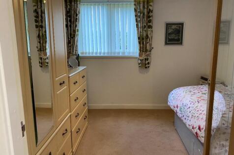 Bedroom Two / Dining