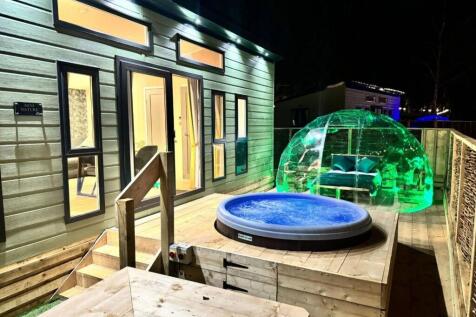 Lux Oasis - Agent 10.jpg