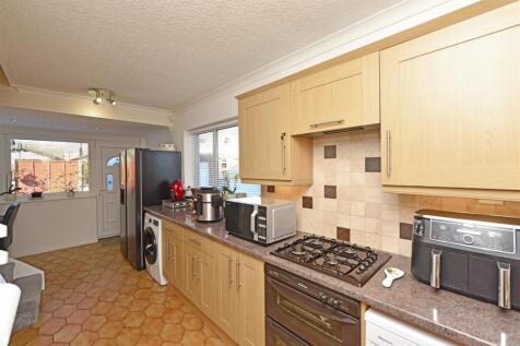 Fitted Breakfast / Dining Kitchen: