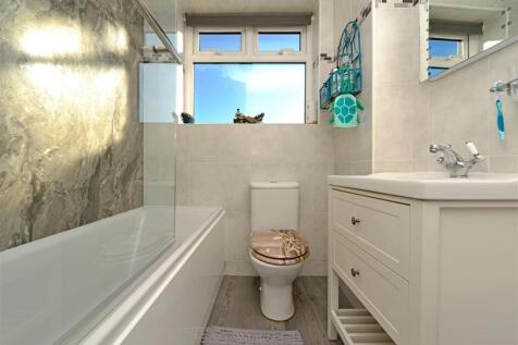 Bathroom / WC: