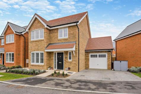 32 Hemingburgh ext b.jpg