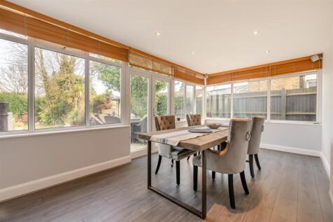 Conservatory/Dining Room
