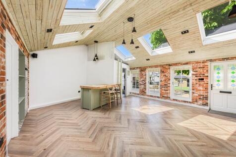 Annex/Entertaining Space