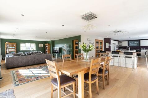 Kitchen/Dining