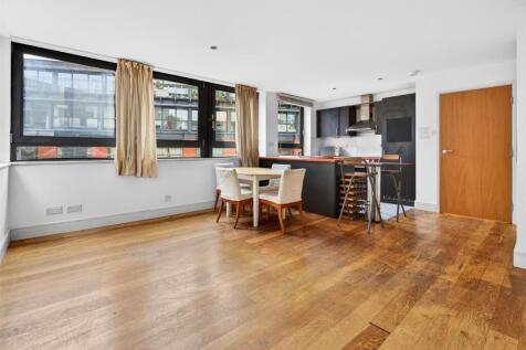 To Let 2 Bedroom Flat Benjamin Street EC1 www.isli