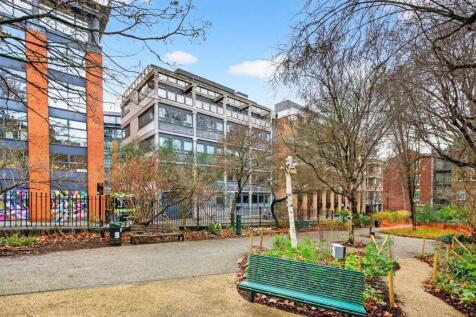 To Let 2 Bedroom Flat Benjamin Street EC1 www.isli