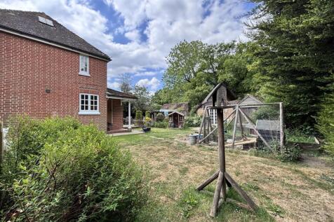 Corner Cottages Garden .jpg